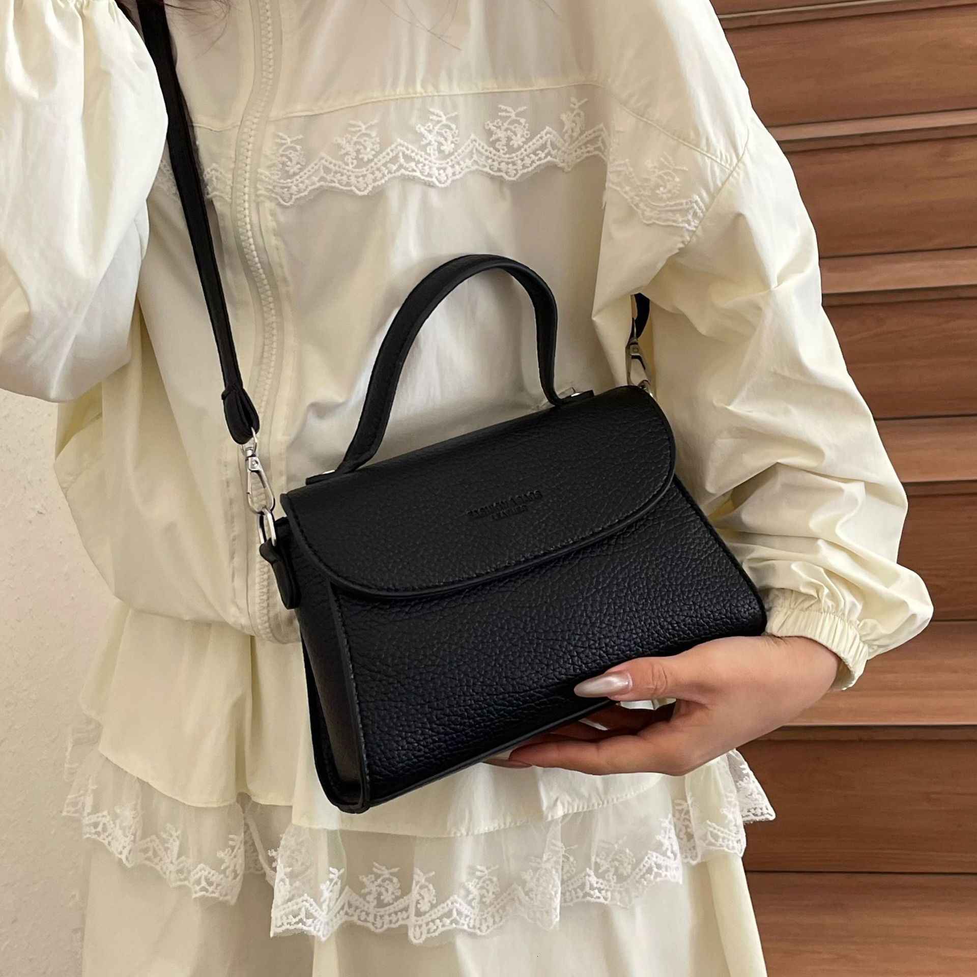designer Trendy Bags This Year 2025 New Women's Bags Fashion Spring Summer Shoulder Bags High-end Fashion Versatile Crossbody Small Square Bags