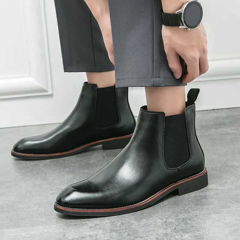 Mens Classic Retro Chelsea Boots Mens Fashion Leather Ankle Boot Men British Style Brogue Short Boots High-top Casual Shoes NewXJ250602