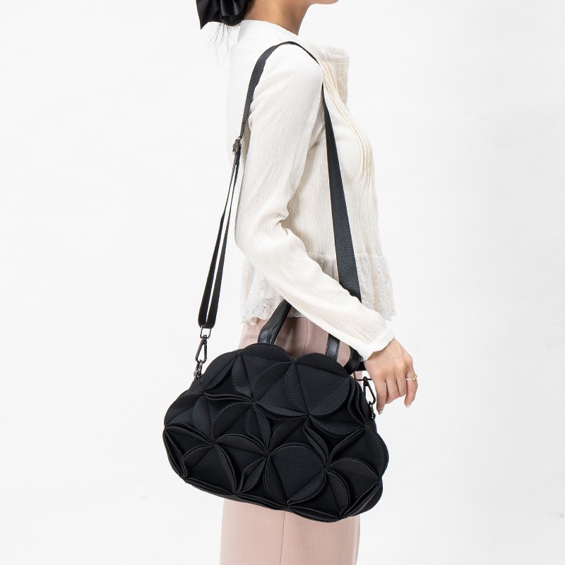 Fashion Bags New Splicing Three-dimensional Flower Bag Female Creative Handbag Niche Design Large-capacity Messenger Bag