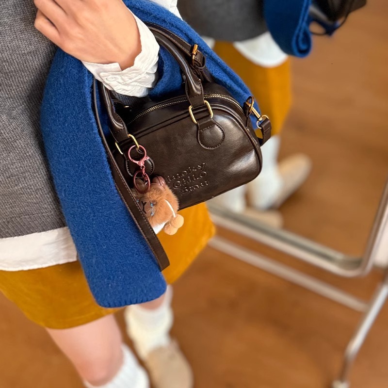 Vintage women s bowling bag spring and summer shoulder crossbody bag coffee fashion colored handbag fashion designer women s shoulder bag