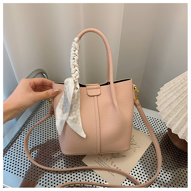 designer Fashion Single Shoulder Handbag for Women 2025 Spring Summer Trend Versatile New Large Capacity Handheld Bucket Mother and Child Bag