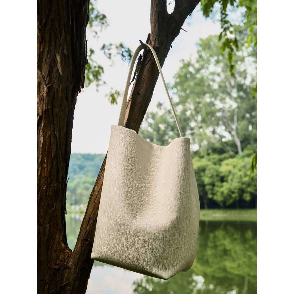 High Quality Cowhide Women Bucket Large Capacity Shoulder Fashion Ladies Genuine Leather Tote Bag For Commuting Shopping