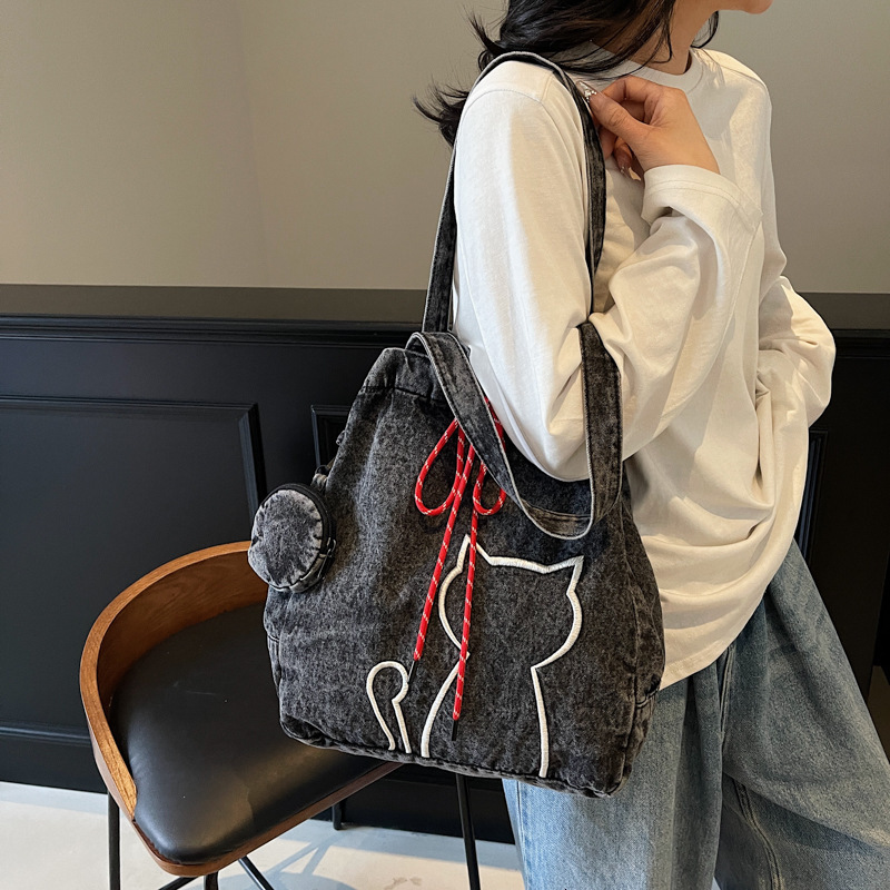 designer casual bag 2025 New Simple Embroidered Denim Large Bag Fashion Casual Versatile Tote Bag Large Capacity Shoulder Bag