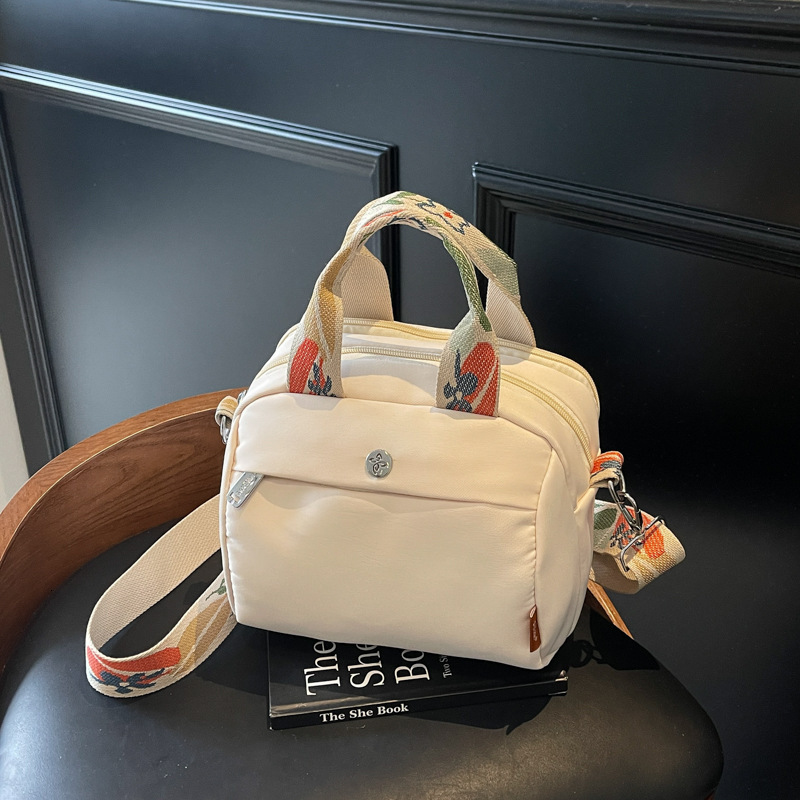 Fashion Commuter Handbag for Women 2025 New Versatile Color-Block Casual Shoulder Crossbody Two-in-One Travel Small Square Bag