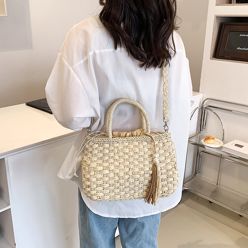 designer Large Capacity Straw Woven Bag 2025 New Trend Spring Summer Fashion Versatile Crossbody Bag Women's Simple Handheld Woven Bag