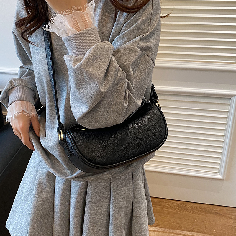 designer Soft Leather Retro Large Capacity Bag for Women 2025 New Summer Versatile Commuter Crossbody Shoulder Underarm Dumpling Bag