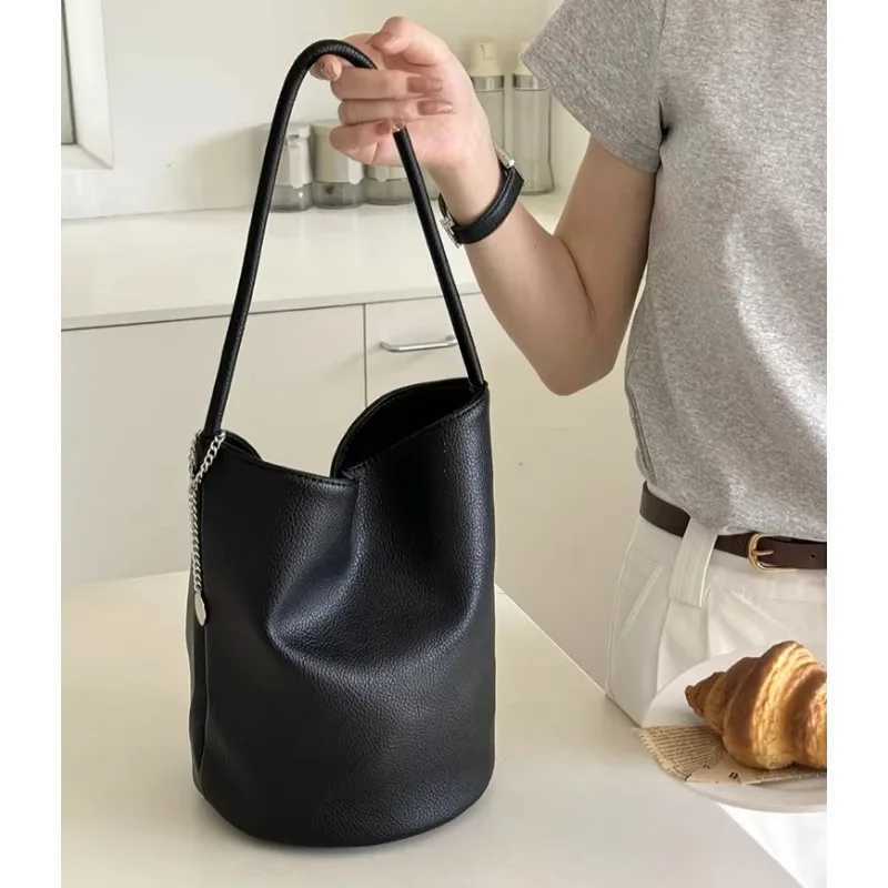 Women Homemade Bag 2025 New Retro Soft Leather Portable Bucket Bag All-Match Commuter Shoulder Underarm Bag Purses and Handbags Y250603