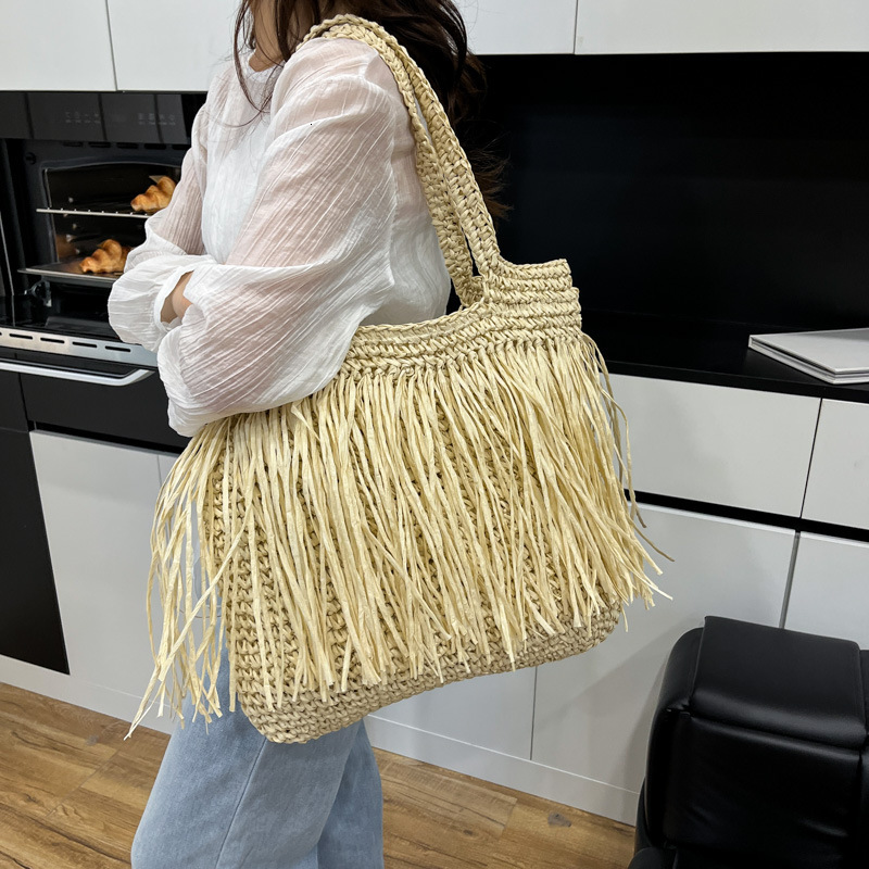 designer Straw Woven Bag for Women Large Capacity 2025 New Versatile Tassel Shoulder Bag Thailand Vacation Beach Bag