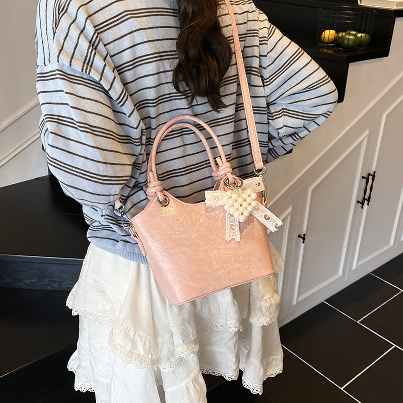 designer Handheld Fashion Bucket Bag for Women Korean Style Ins Shoulder Bag 2025 New Simple Versatile Casual Crossbody Handbag