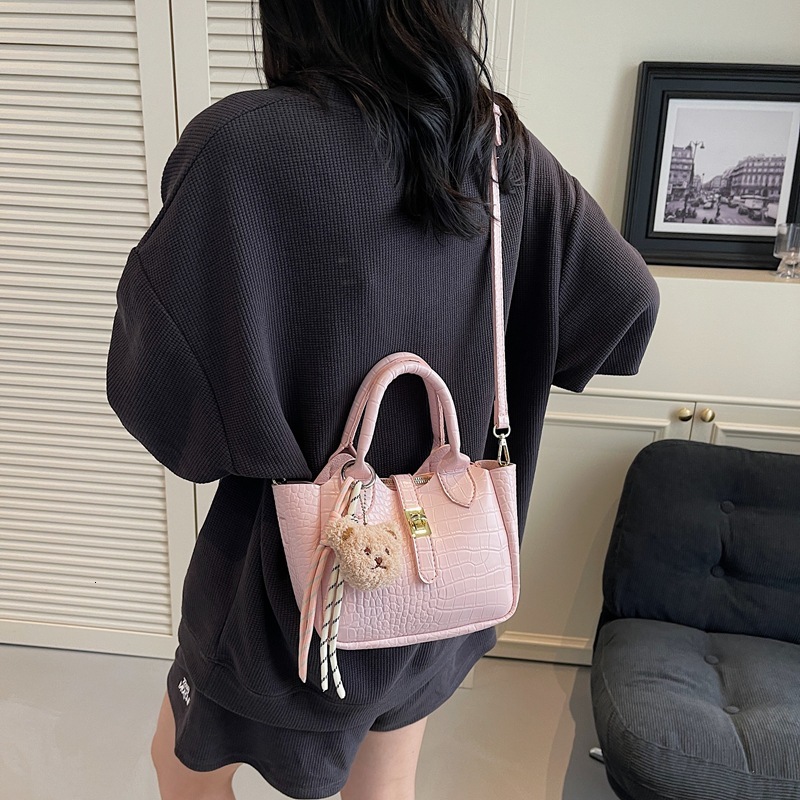 designer Korean Style Niche Design Handheld Bucket Bag for Women 2025 New Trendy Fashion Versatile Crocodile Pattern Shoulder Crossbody Bag