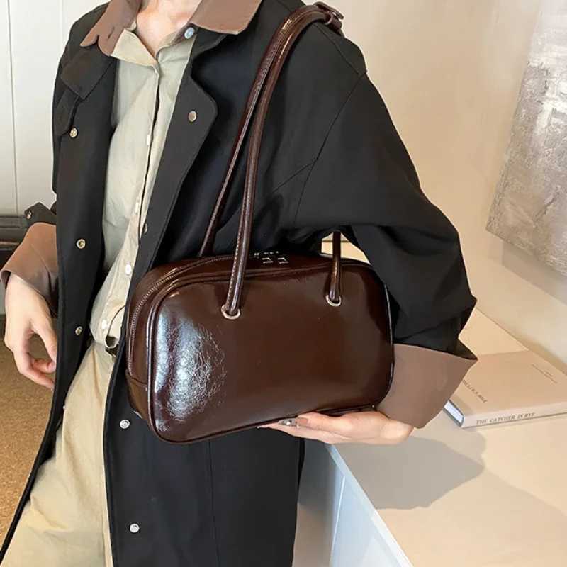 Vintage Women Shoulder Bags Simple Ladies Commute PU Leather Female Underarm Bag Burgundy Large Capacity Handbags Purse Y250603