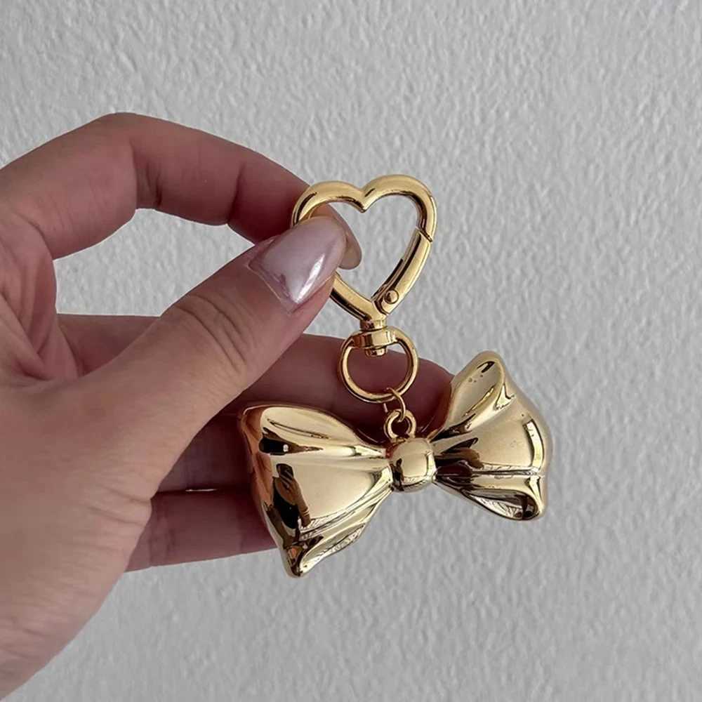 Punk Gold Silver Color Bowknot Keychain for Women Girls Smooth Metal Heart Love Buckle Bow Pendant Bag Decoration Accessories XJ250602