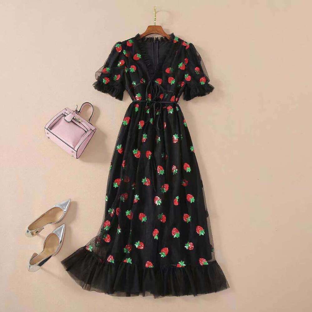 French Style Strawberry Four-Color Sequin Sweet Long Mesh Tie Slim Fashion Dress B5