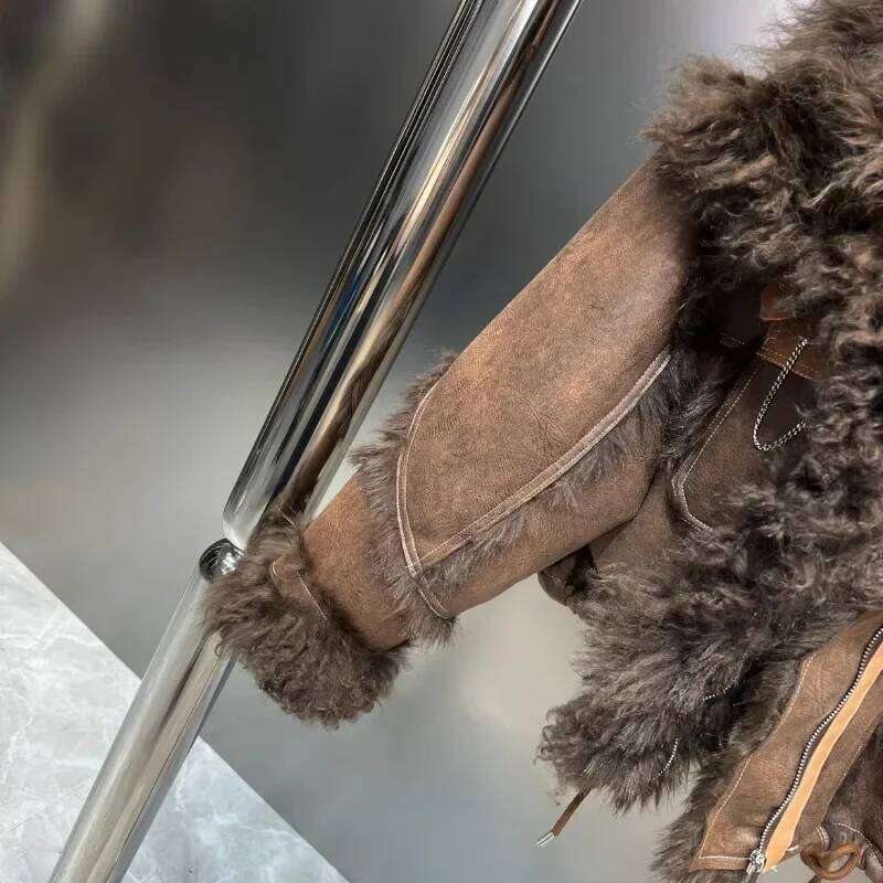 European Station 2024 Winter Lamb Wool Lapel Long Sleeve Liner Hairy Thickened Fur Integrated Cotton Coat For Women