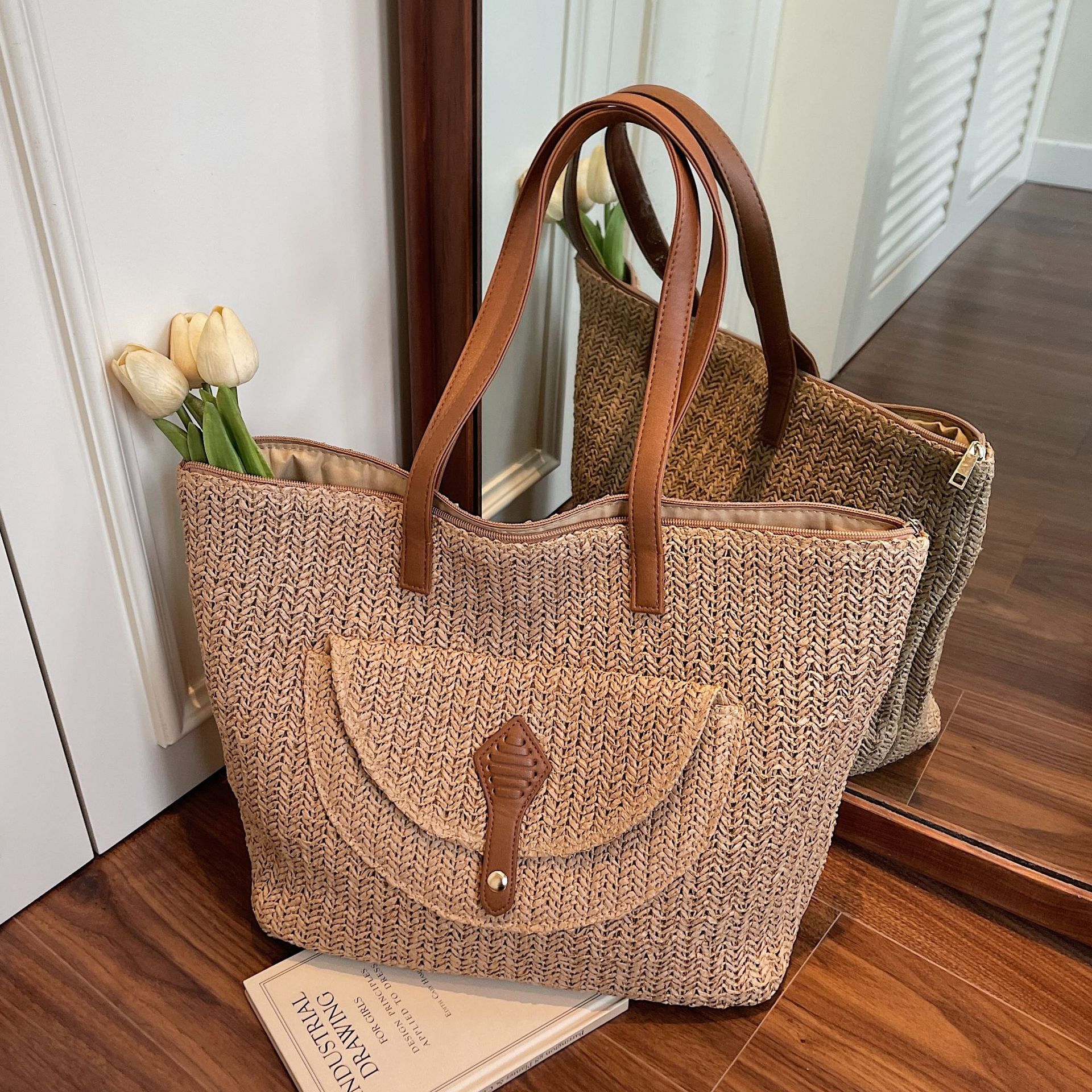 designer Casual Large Capacity Beach Vacation Straw Bag for Women 2025 New Versatile Crossbody Woven Tote Bag