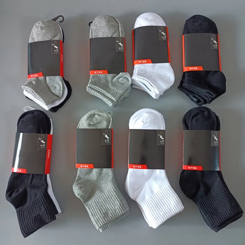 Fashion Mens socks Women Men Cotton All-match classic Ankle Letter Breathable black white gray Football basketball Sports Sock