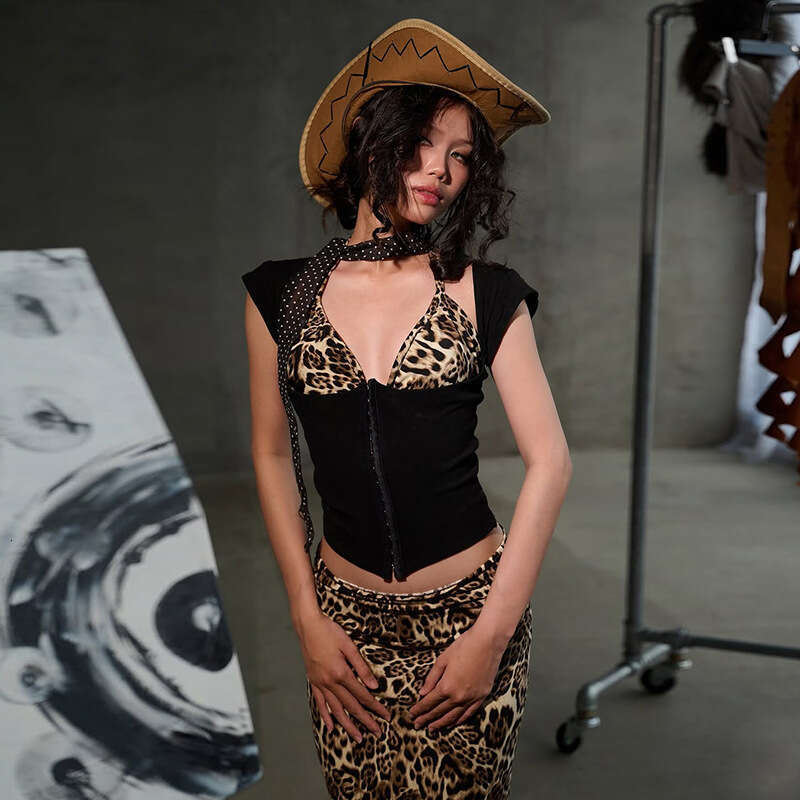 Fashion Summer New Women's Clothing Personality Hot Girl Versatile Leopard Print Slim Fit Short Two-Piece Set Top For Women B5