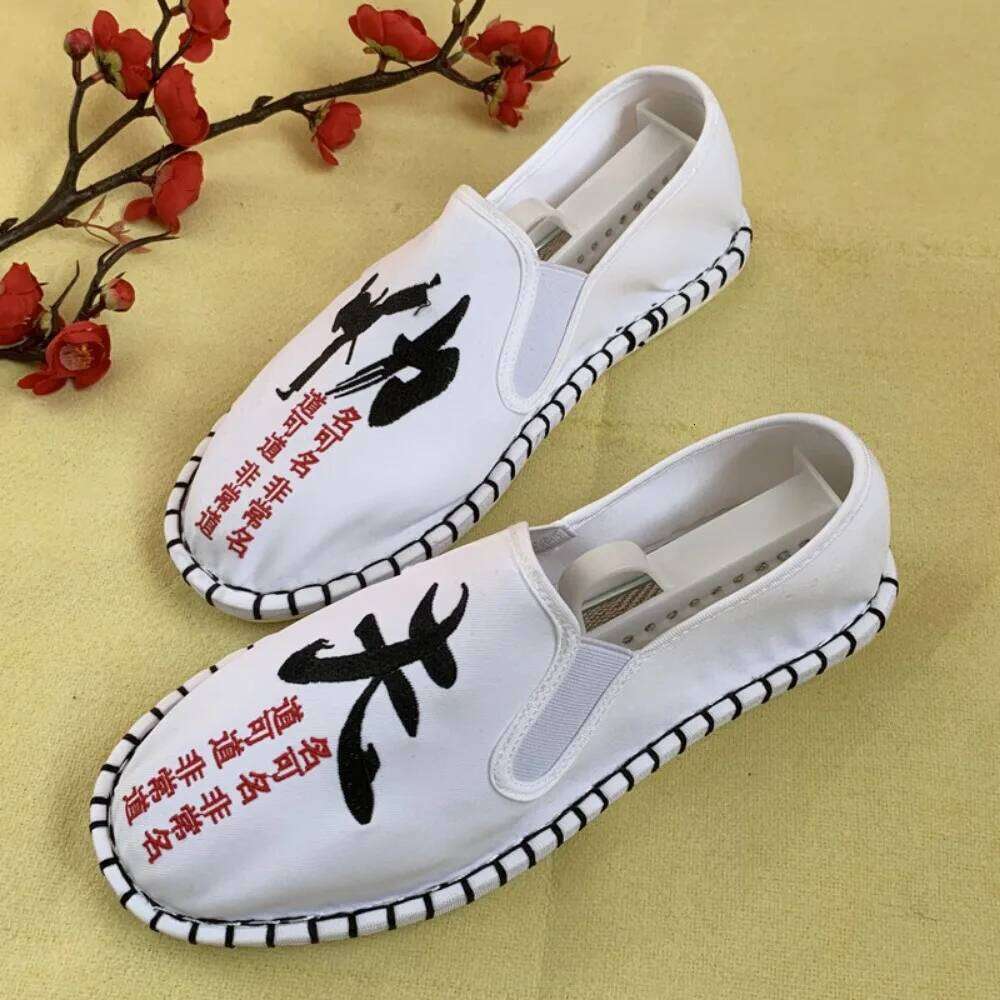 Hanfu for Women Sneakers Men Ethnic Style Embroidery Chinese style Streetwear Fashion Casual Vintage Old Beijing Shoes