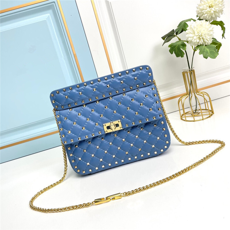 Top quality Brand High Quality New Style Star Style Studded Crossbody Chain Small Square Bag Casual Versatile Lock Shoulder Bag Export New Free Delive
