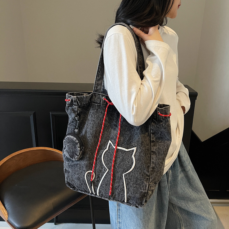 designer casual bag 2025 New Simple Embroidered Denim Large Bag Fashion Casual Versatile Tote Bag Large Capacity Shoulder Bag