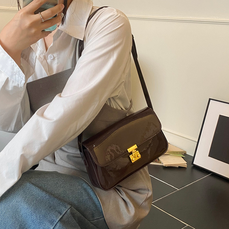 designer Vintage Red Patent Leather Small Square Bag Underarm Bag 2025 New Fashion Versatile Casual Handbag Shoulder Bag Crossbody Bag