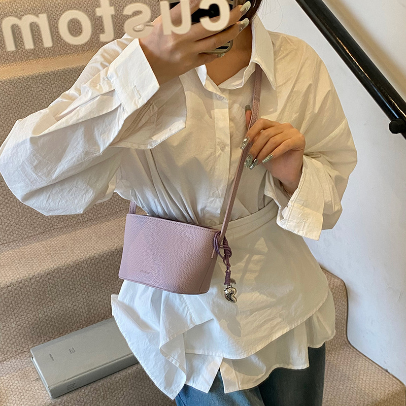 designer Niche Korean Style Fashion Casual Shoulder Bag Women's 2025 Versatile Small Crossbody Bag Commuter Bucket Bag