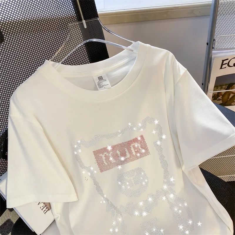 2025 New Summer Women's T-shirt New Summer Regular Shoulder Bear Water Diamond Round Neck Short sleeved T-shirt Women's New Korean Loose Des