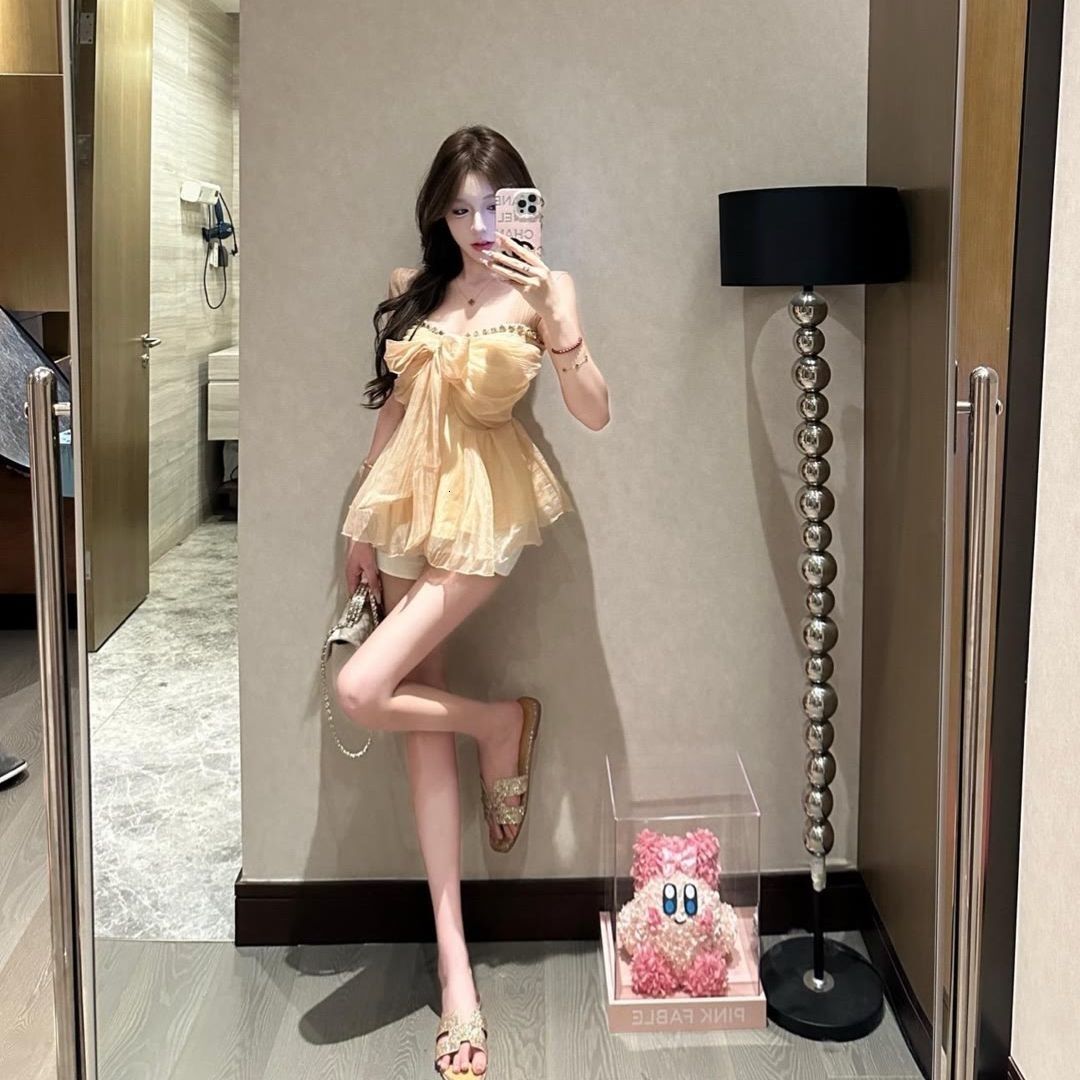 2025 New Spring and Summer Women's T-shirt New Light Luxury Bow Women's T-shirt Top Texture Designer Pure Desire Style Social Coat Multi fun