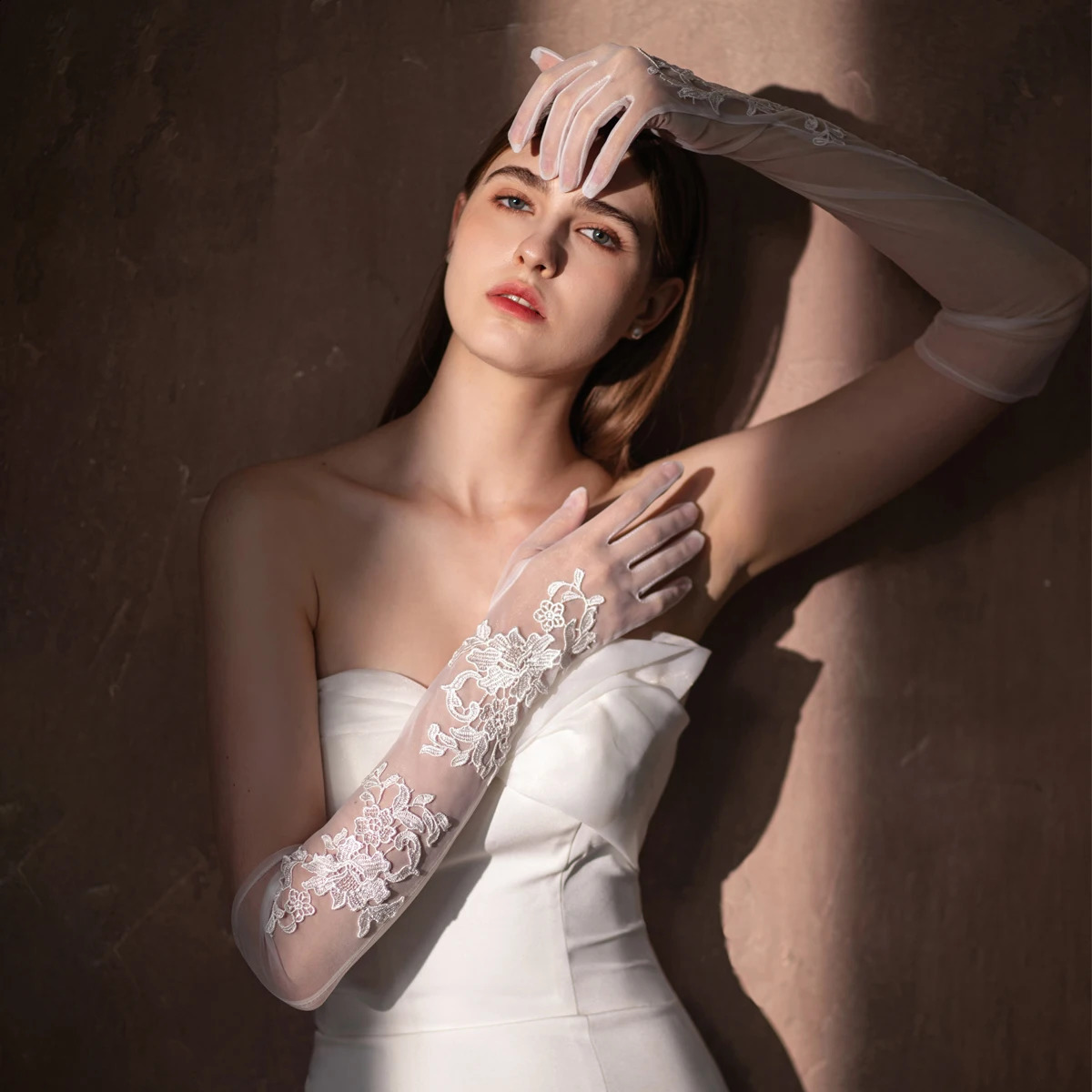 WG096 Elegant Wedding Bridal Gloves Long White Tulle Lace Appliqued Brides Bridesmaid Women Pageant Perform Prom Gloves 250530