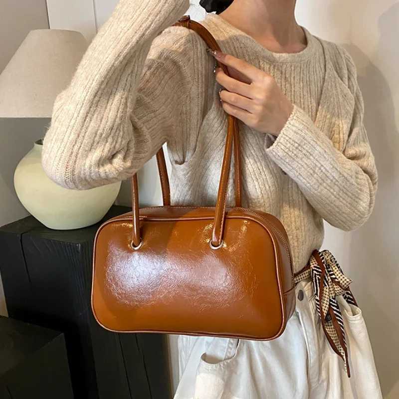 Vintage Women Shoulder Bags Simple Ladies Commute PU Leather Female Underarm Bag Burgundy Large Capacity Handbags Purse Y250603