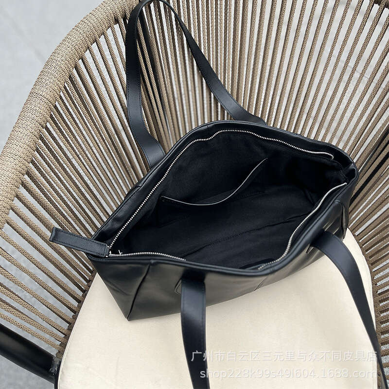 High End French Underarm Soft Top Layer Cowhide Commuter Professional Dong Jie Same Style Large Capacity Shell Bag