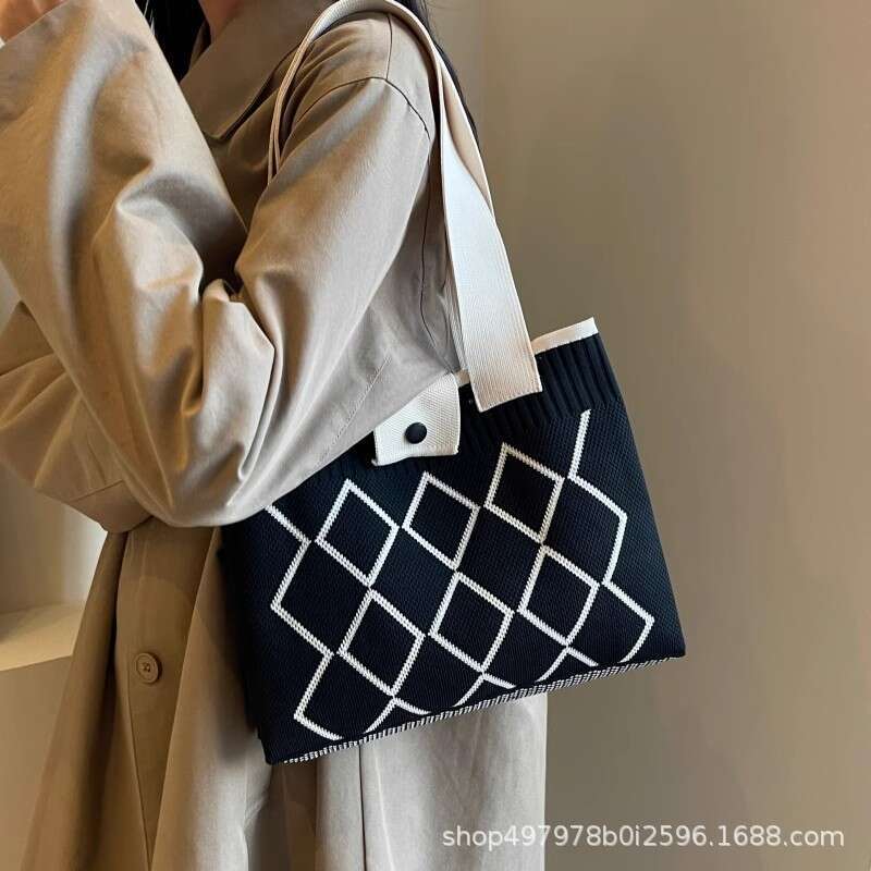Korean Style Knitted Wool for Women 2024 New Fashion Large Capacity Handbag Versatile Commuter Shoulder Tote Bag