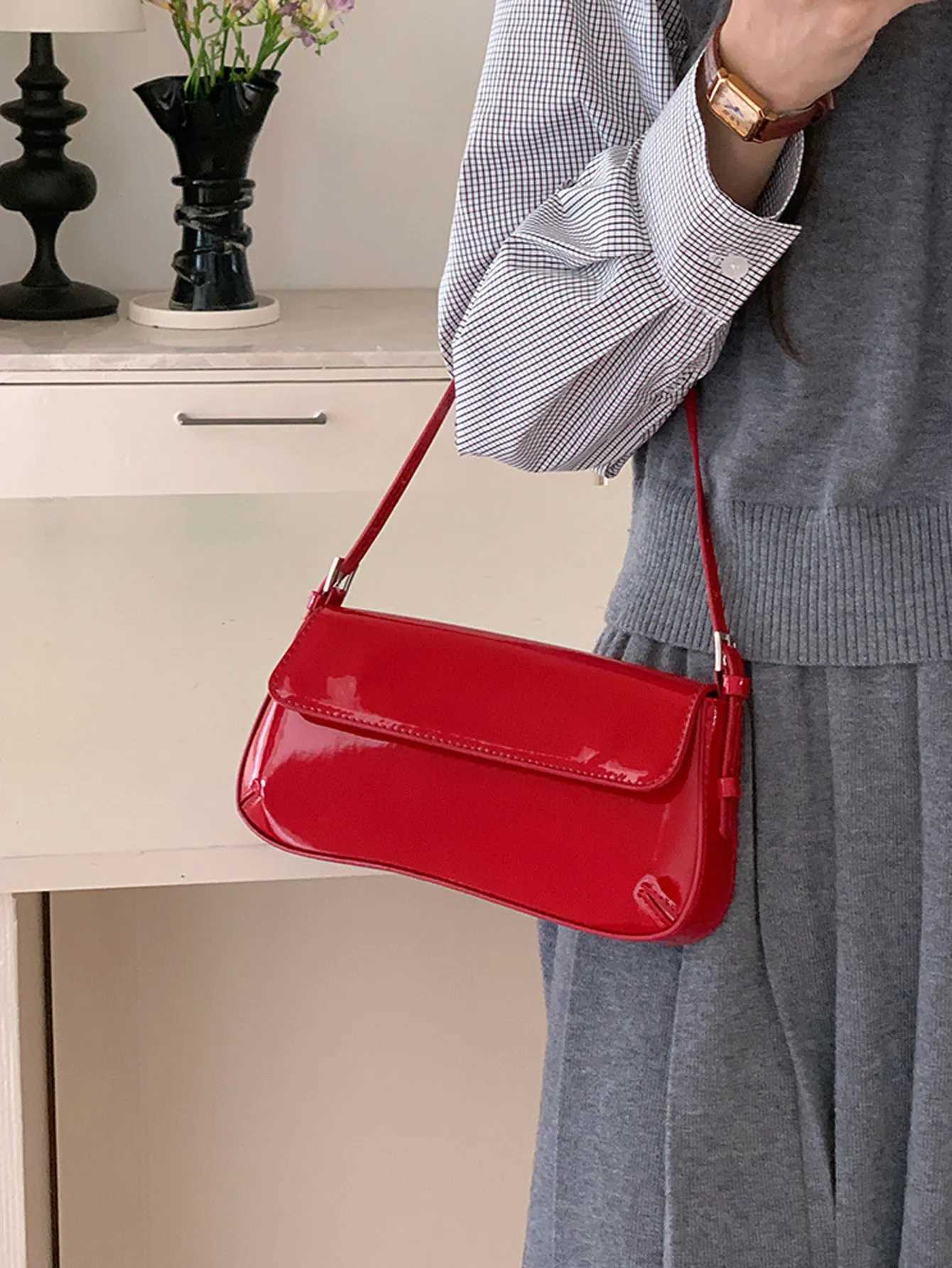 Retro Ins Red Lacquered Leather Shiny Face Stick Underarm Bag Cross Shoulder Small Bag Womens Versatile Simple Phone Bag Y250603