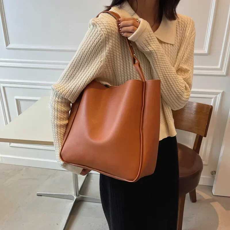 New Large Capacity PU Leather Female Tote Bag Retro Solid Color Shoulder Bag Shopping Travel Bag for Women W250602