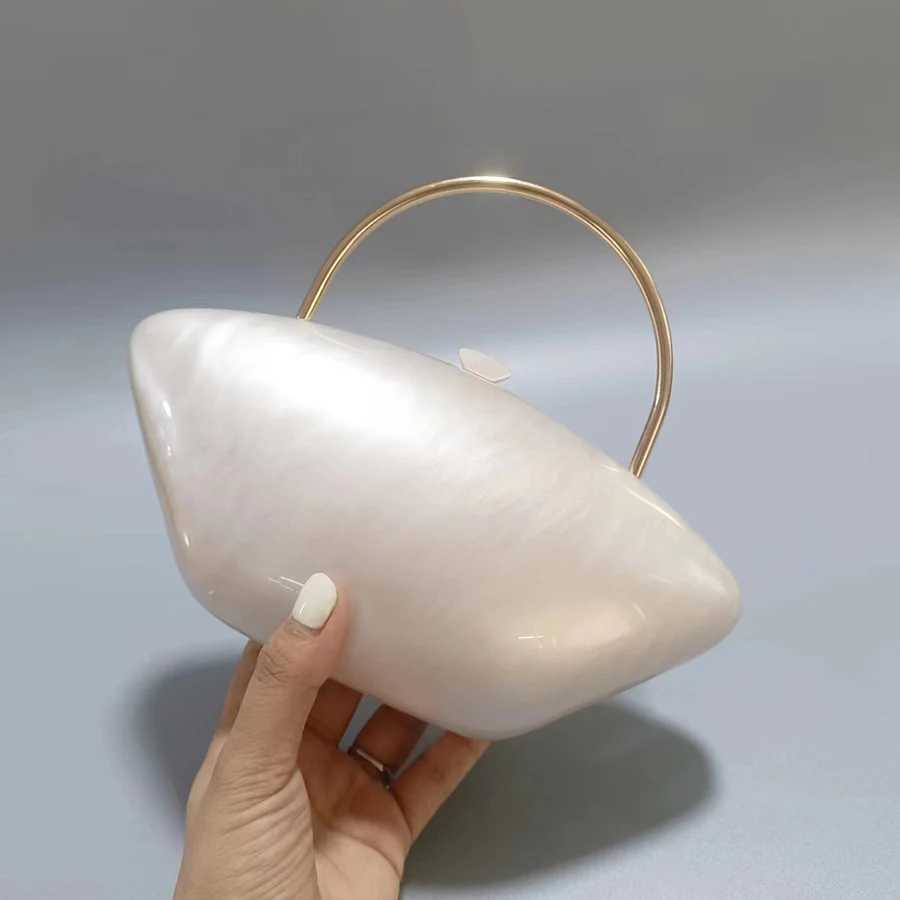 Designer Acrylic Shell Shape Clutch Bag Pearl White Women Evening Party Bag Cute Metal Handle Shoulder Crossbody Bag Small Purse Z250603