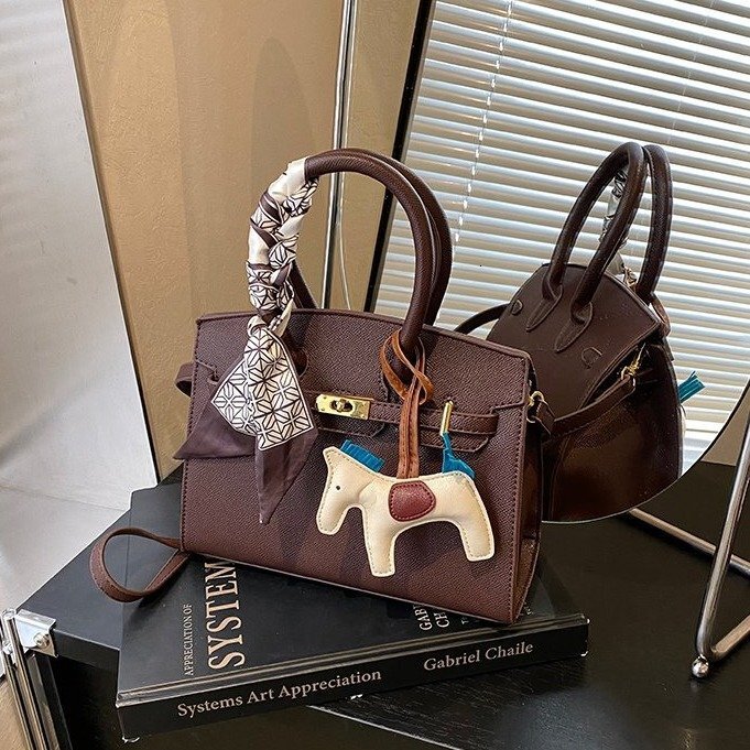 Top Quality Brand, Premium New Style Free Delivery Design Bag Winter New Style Handbag Large Capacity Fashionable Crossbody Bag Stylish Texture Should