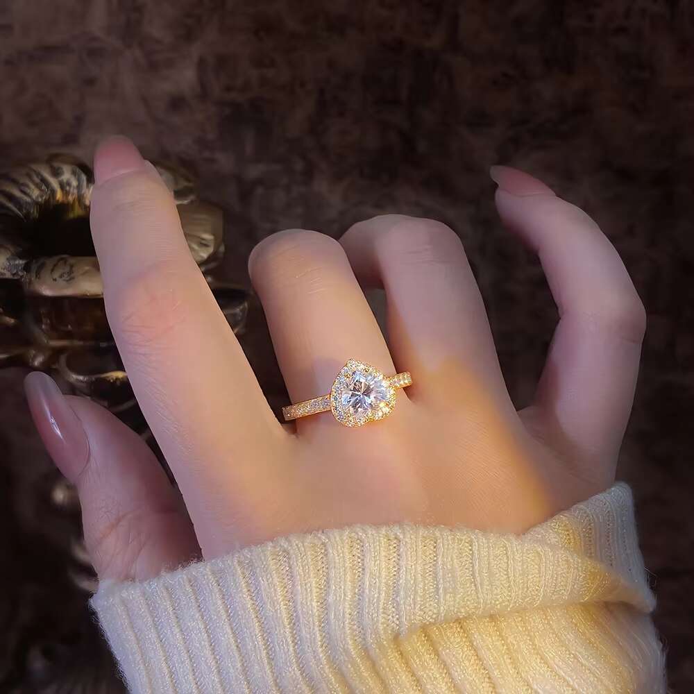 FOXI 1Ct Heart Shape Moissanite Diamond Ring 18K Gold Plate Halo Engagement Ring 925 Sterling Silver Moissanite Wedding Ring