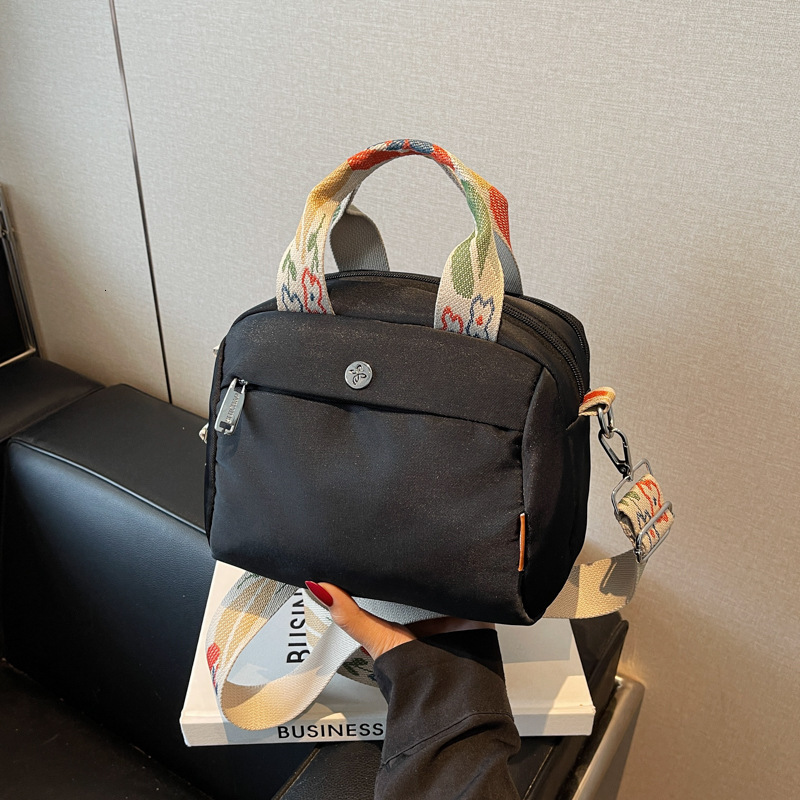Fashion Commuter Handbag for Women 2025 New Versatile Color-Block Casual Shoulder Crossbody Two-in-One Travel Small Square Bag