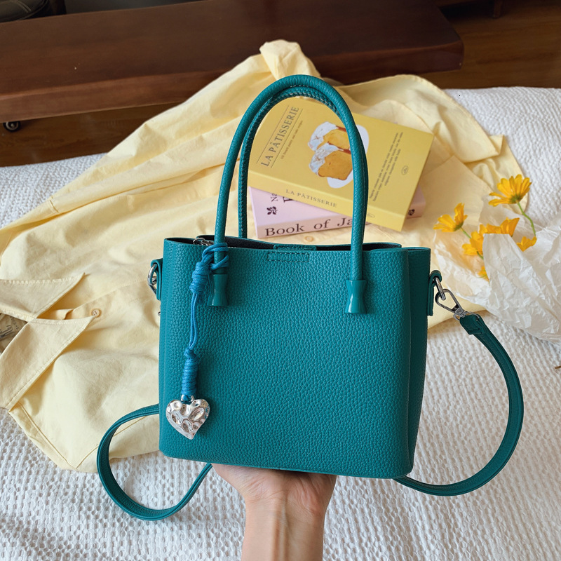 designer Handheld High-End Fashion Bucket Bag 2025 New Korean Style Ins Trend Casual Shoulder Bag Versatile Crossbody Bag