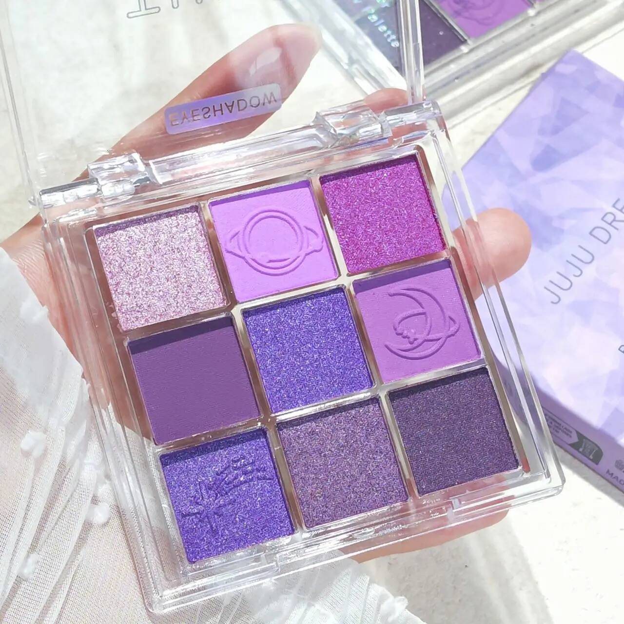 Nine-Grid Purple Eyeshadow, Smoky Violet & Pearlescent Matte, Perfect for an Alluring and Enchanting Eye Makeup.