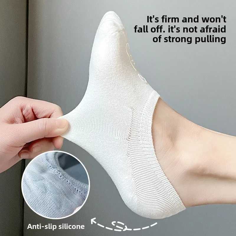 Cartoon Bear Boat Socks for Women Thin Non-Slip Silicone Does Not Fall Off and Invisible Socks for Women Summer Simple Shallow SockT250602