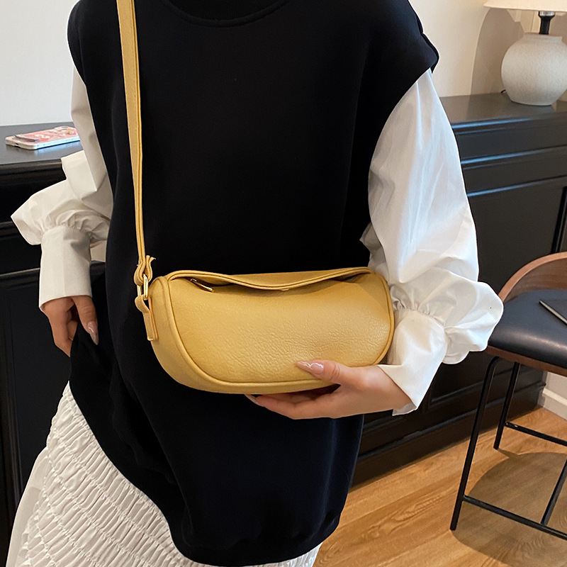 designer Soft Leather Retro Large Capacity Bag for Women 2025 New Summer Versatile Commuter Crossbody Shoulder Underarm Dumpling Bag