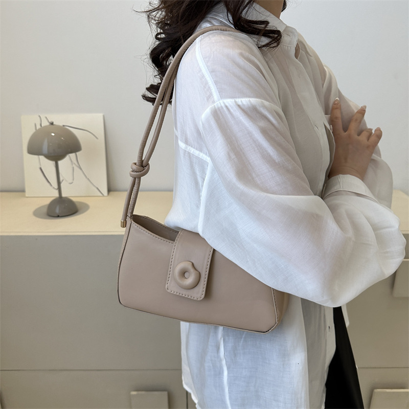 High quality brand, high-quality new style, free designer bag, one shoulder fashionable solid color bag, cross-border commuting armpit bag, new free d
