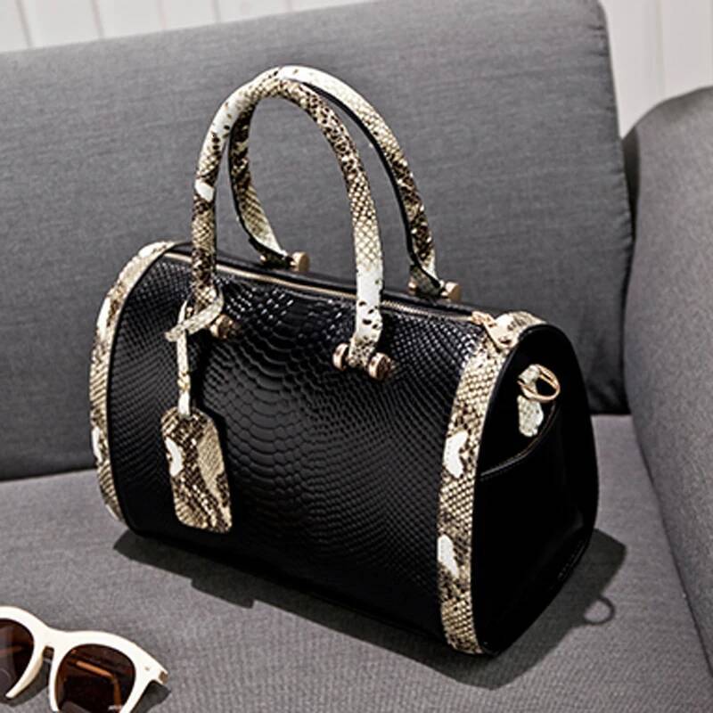 2024 New Women's Fashionable Snake Pattern Boston Handbag, Large-Capacity Multi-Compartment Double Handle, Detachable Strap, Can Be Worn on One S