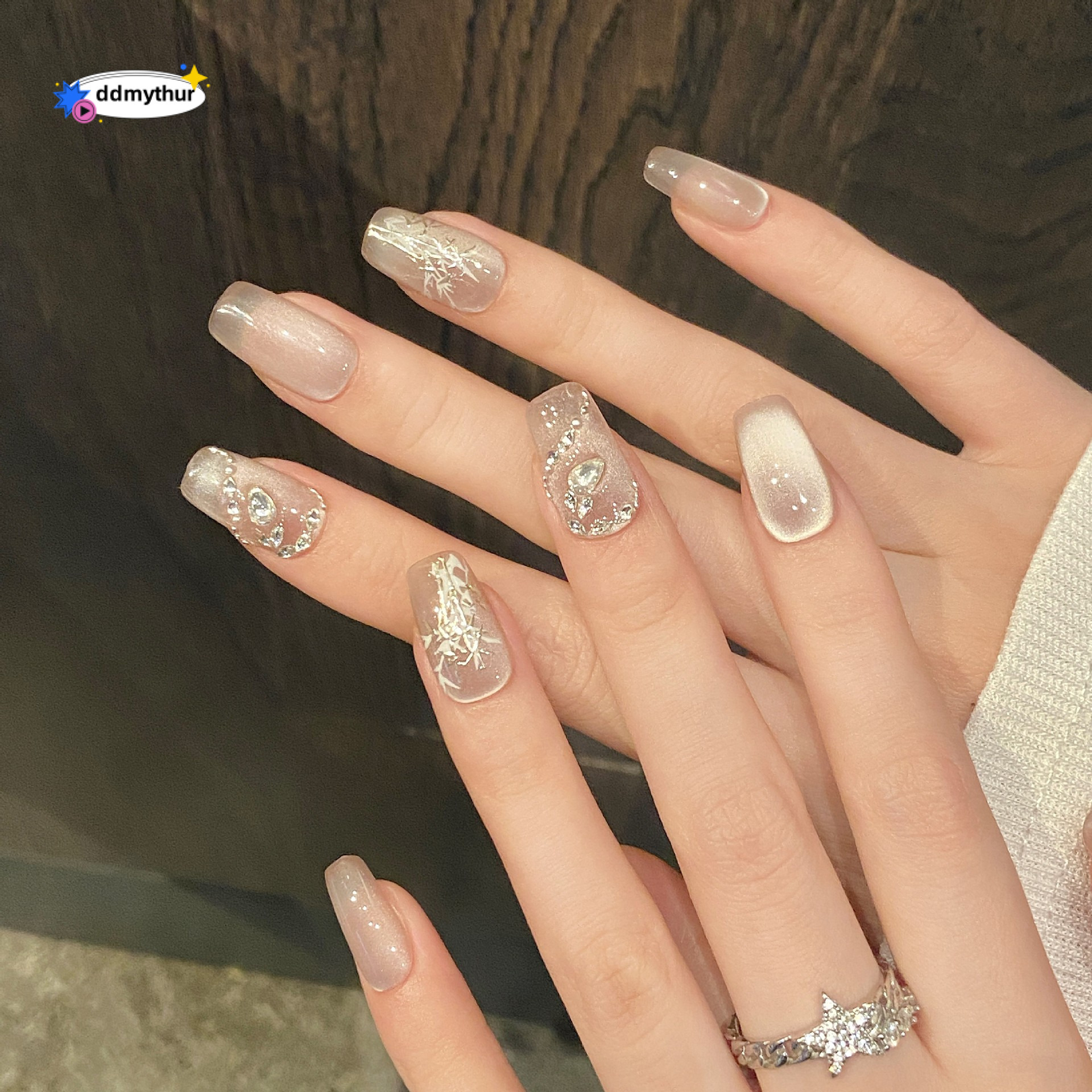 Yihe New Chinese Cool Sensation Cat Eye Spirit Snake with Bamboo National Style Pile Drill Short Simple Nail Art Handmade Wearable Nails ddmythur