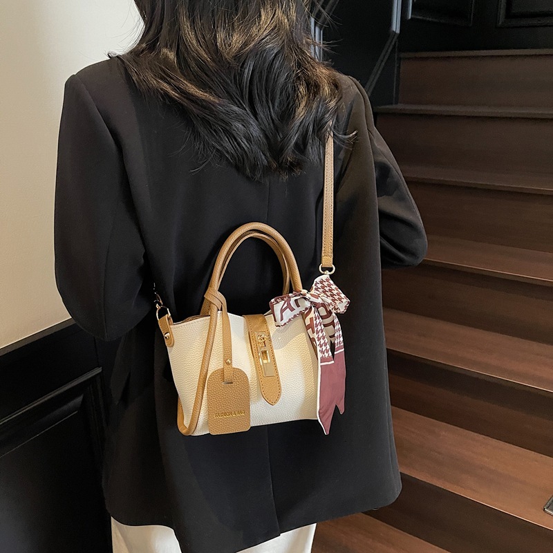 designer 2025 New Retro Light Luxury Simple Large Capacity Handheld Bucket Bag for Women High-Quality Texture Mother-Daughter Single Shoulder Crossbod