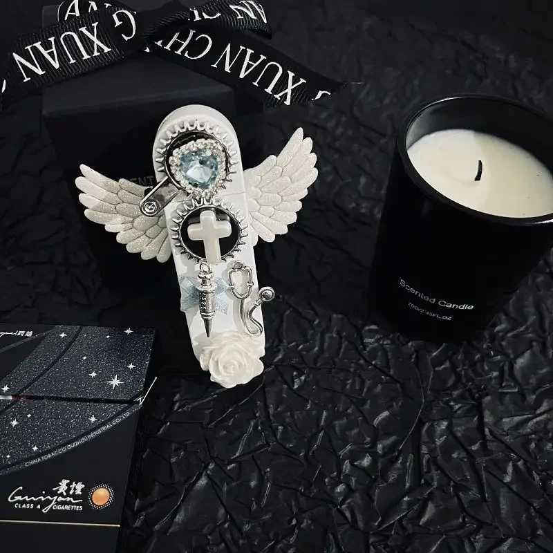 New Angel Wings Pure White Iatable Lighter Windproof Jet Flame Holy Flame Lighter Cigarette Accessories Girl GiftC250603