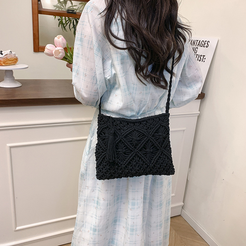 designer 2025 New Cotton Thread Tassel Woven Bag Quilted Clutch Casual Shoulder Straw Bag Versatile Women's Bag Beach Bag