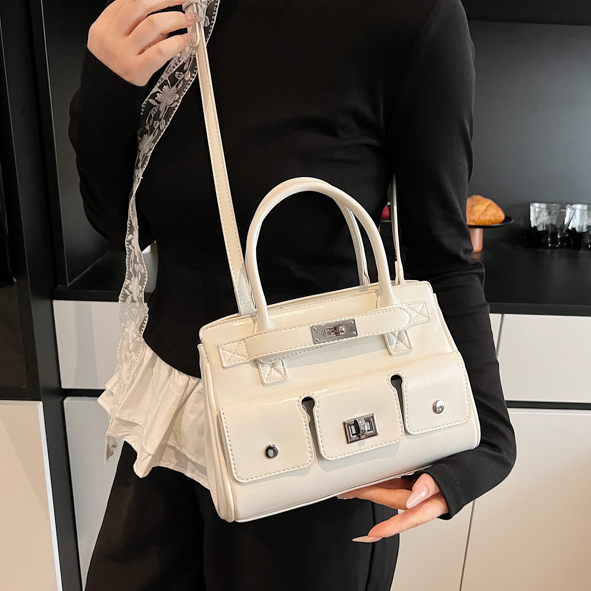 designer Large Capacity Tote Bag for Women 2025 New Vintage Fashion Versatile Multi-pocket Shoulder Bag High-end Handbag