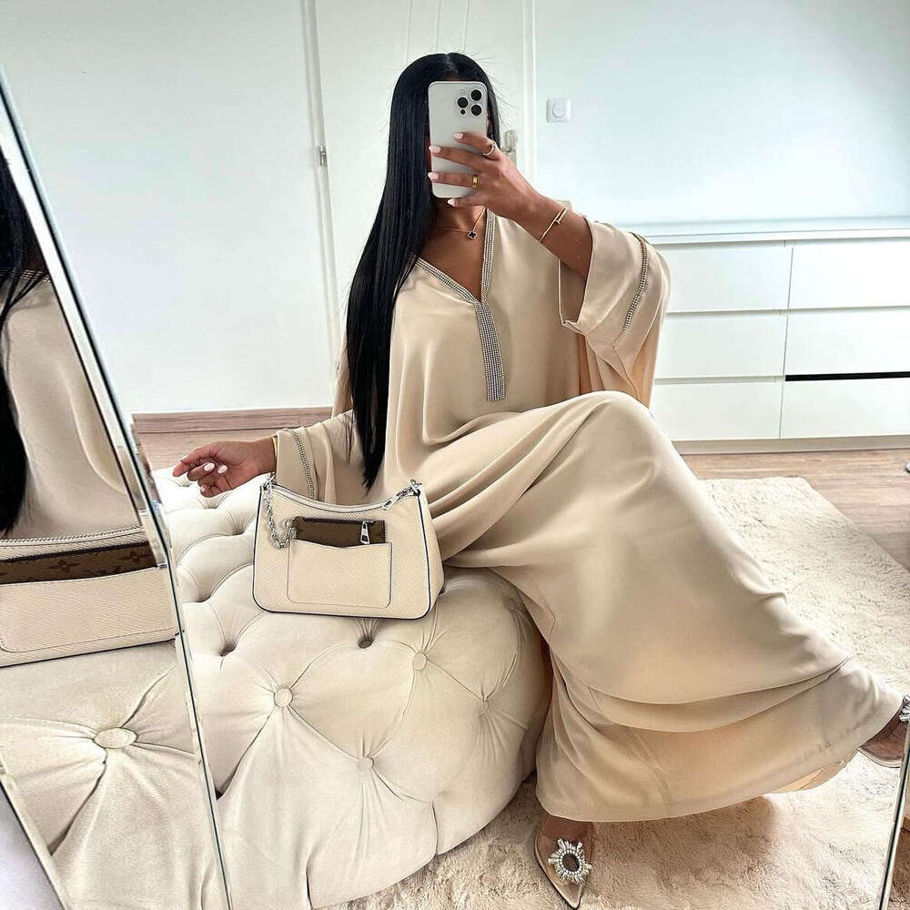 Mq073 New Metal Inlaid Fashion Versatile Dress Batwing Sleeve High-End Robe B5